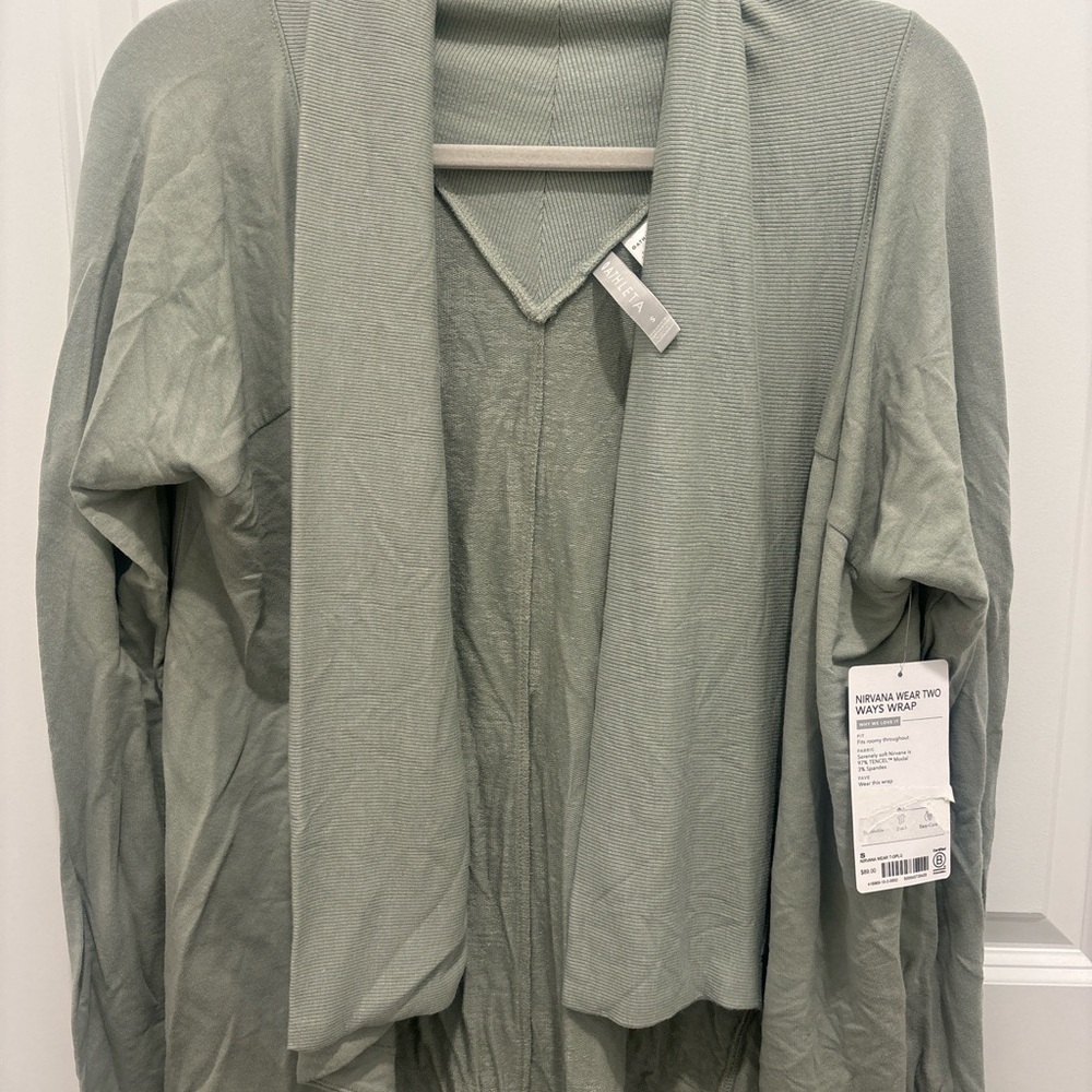 NWT Athleta sage green nirvana wrap size small